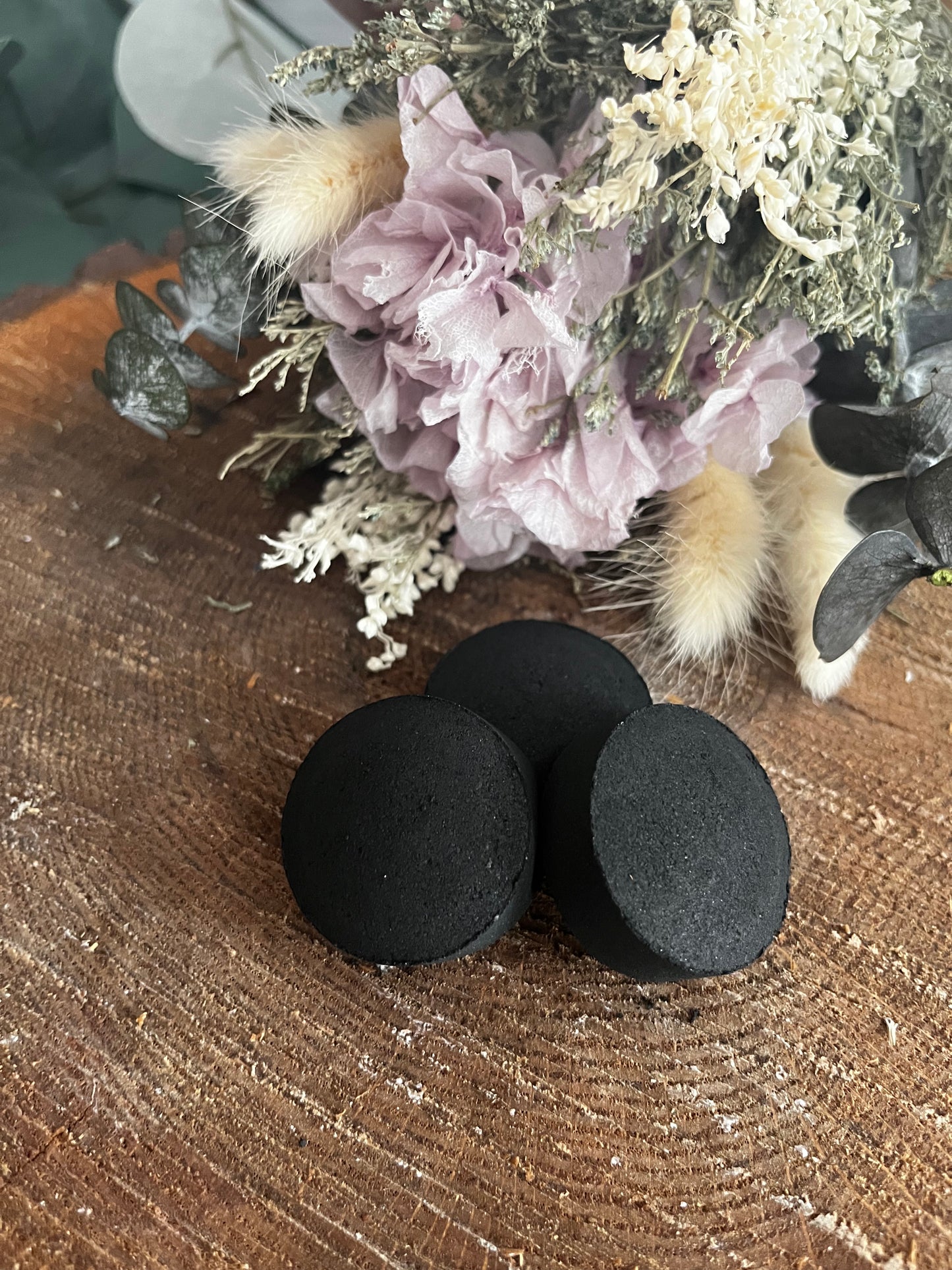 Charcoal Pucks - THEWOOWOOBOX